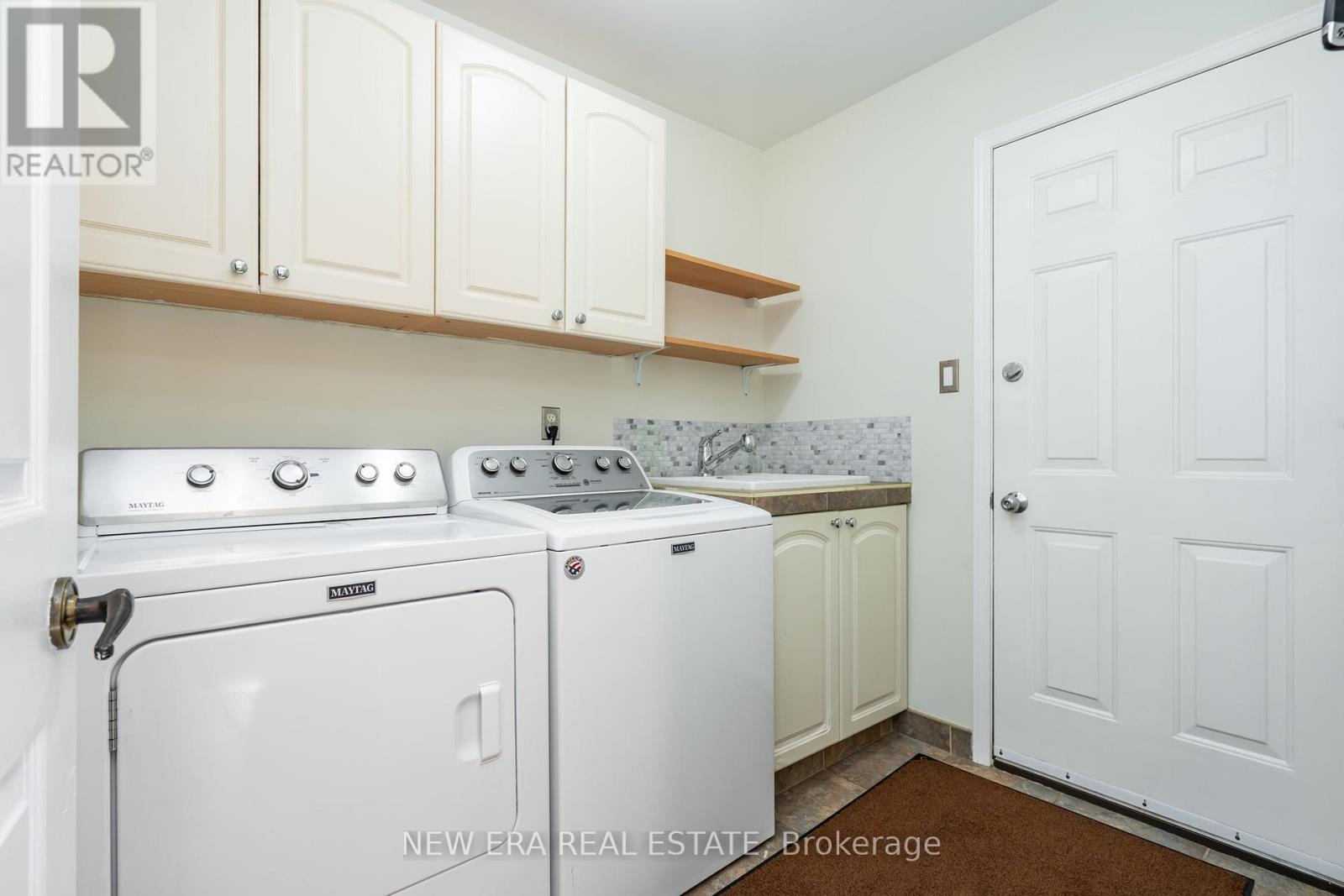 6 Cairnmore Court, Brampton, Ontario  L6Z 1T6 - Photo 6 - W12179053