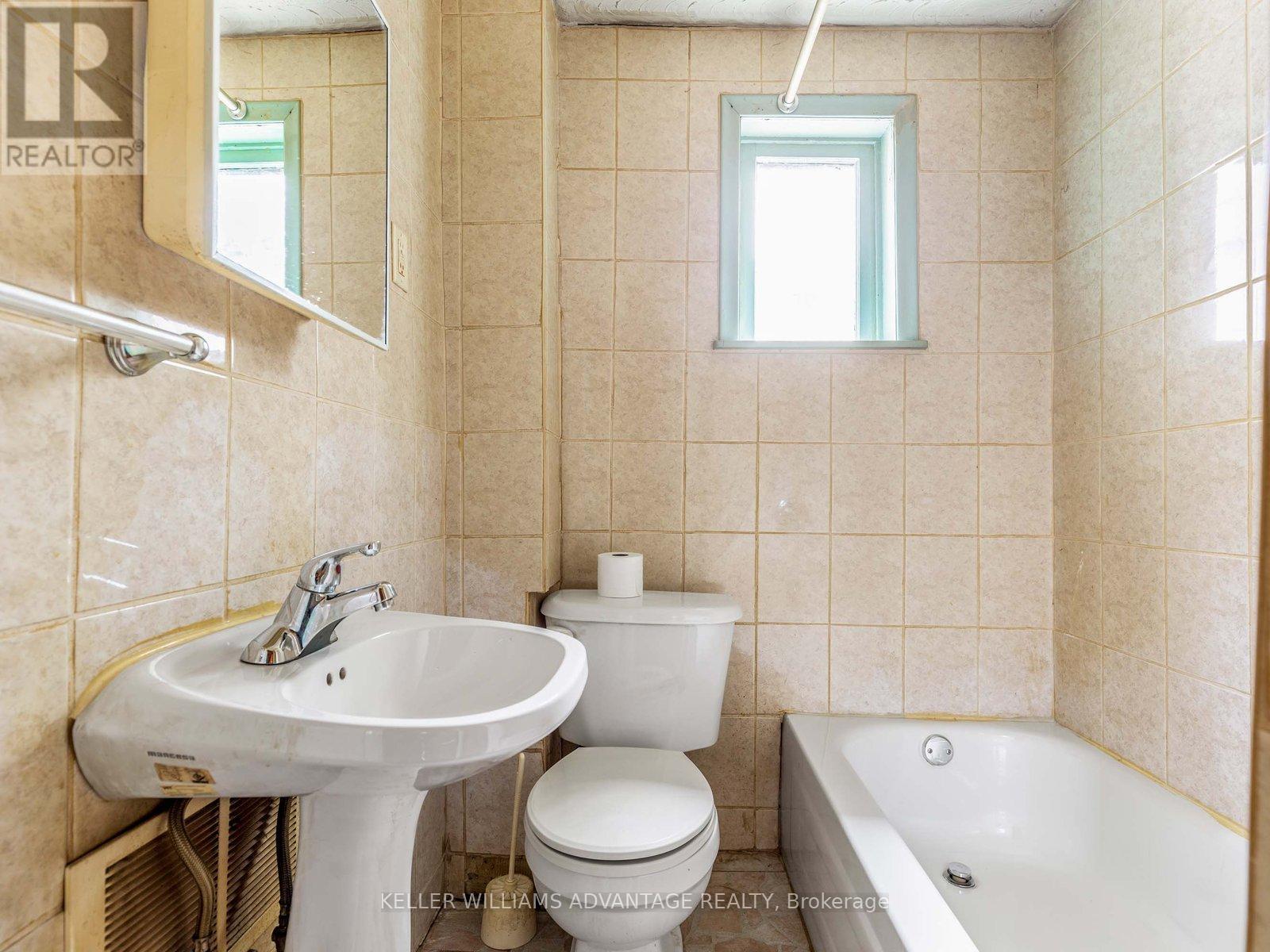 28 Miller Street, Toronto, Ontario  M6N 2Z7 - Photo 17 - W12179063