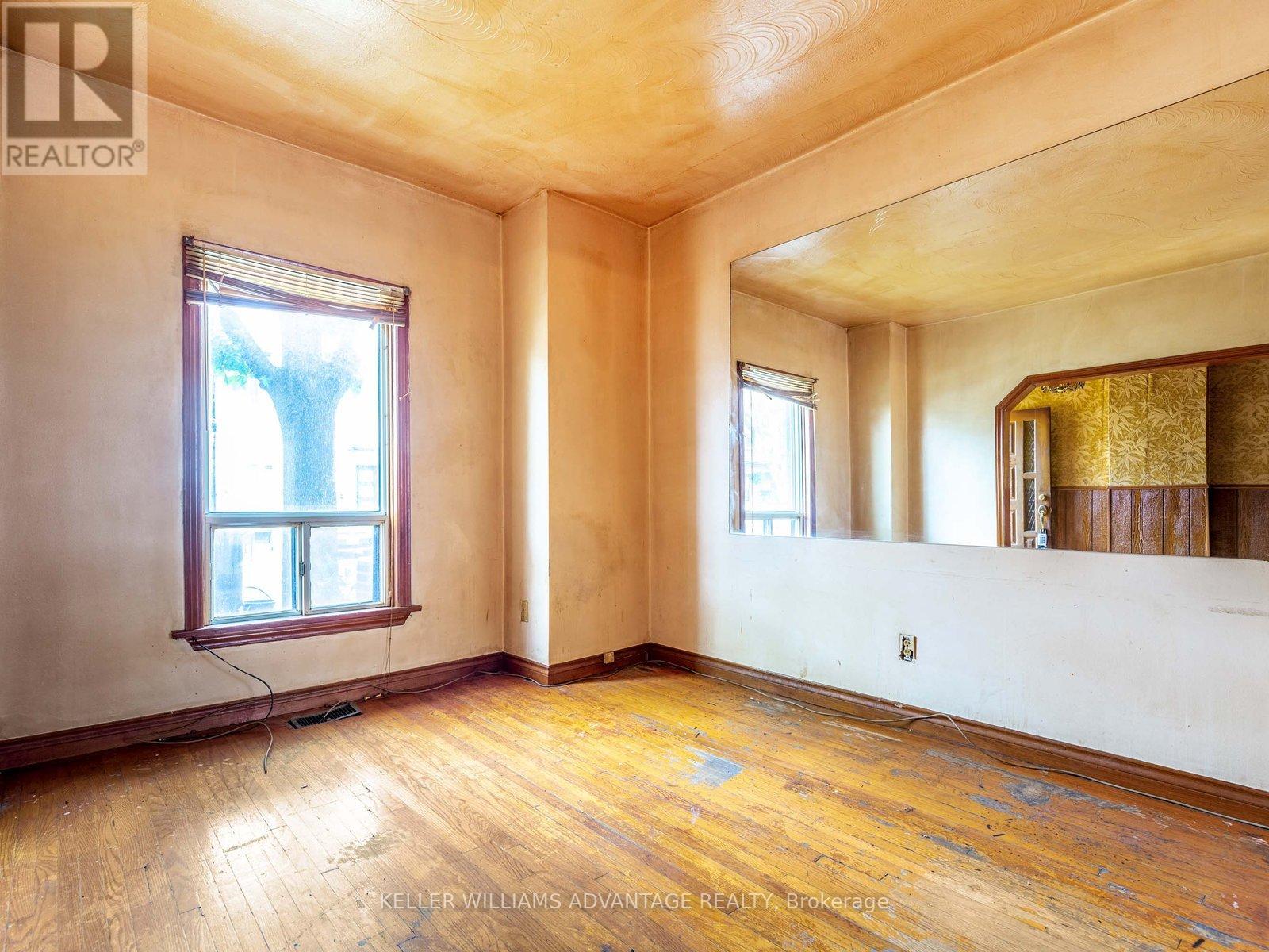 28 Miller Street, Toronto, Ontario  M6N 2Z7 - Photo 4 - W12179063