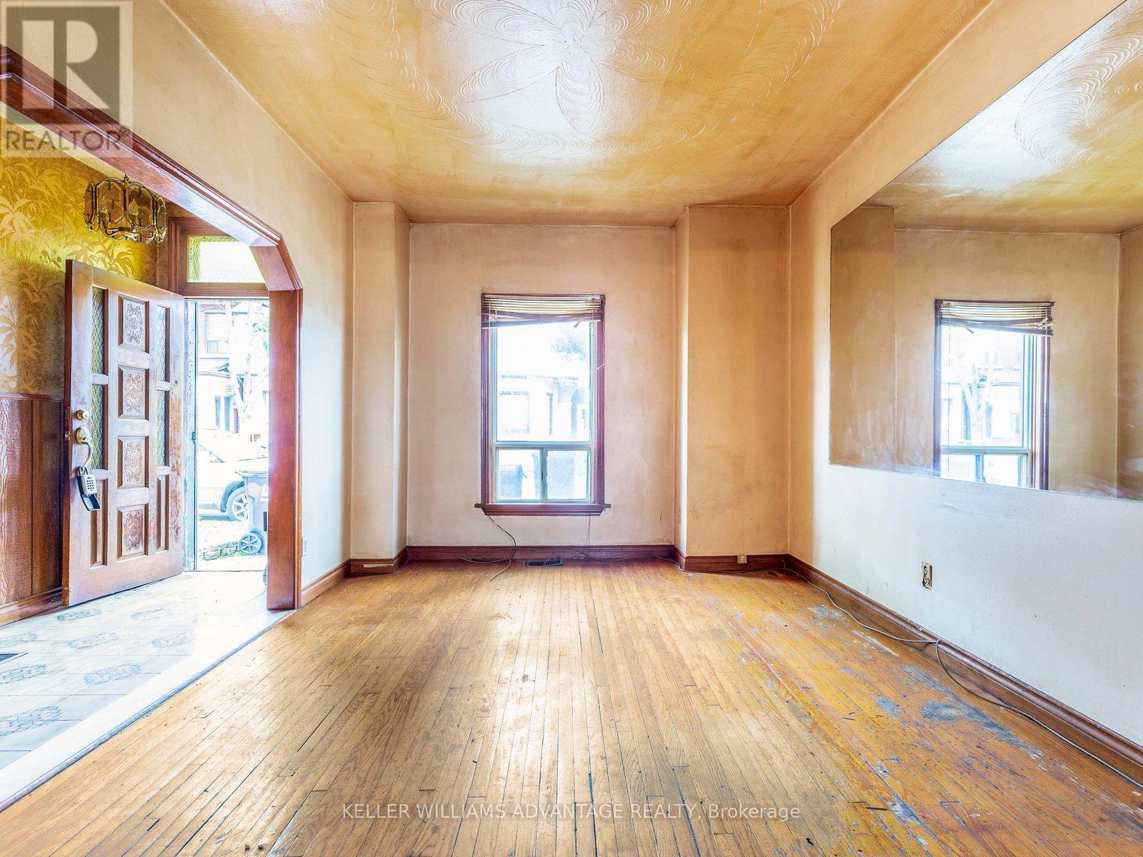 28 Miller Street, Toronto, Ontario  M6N 2Z7 - Photo 5 - W12179063