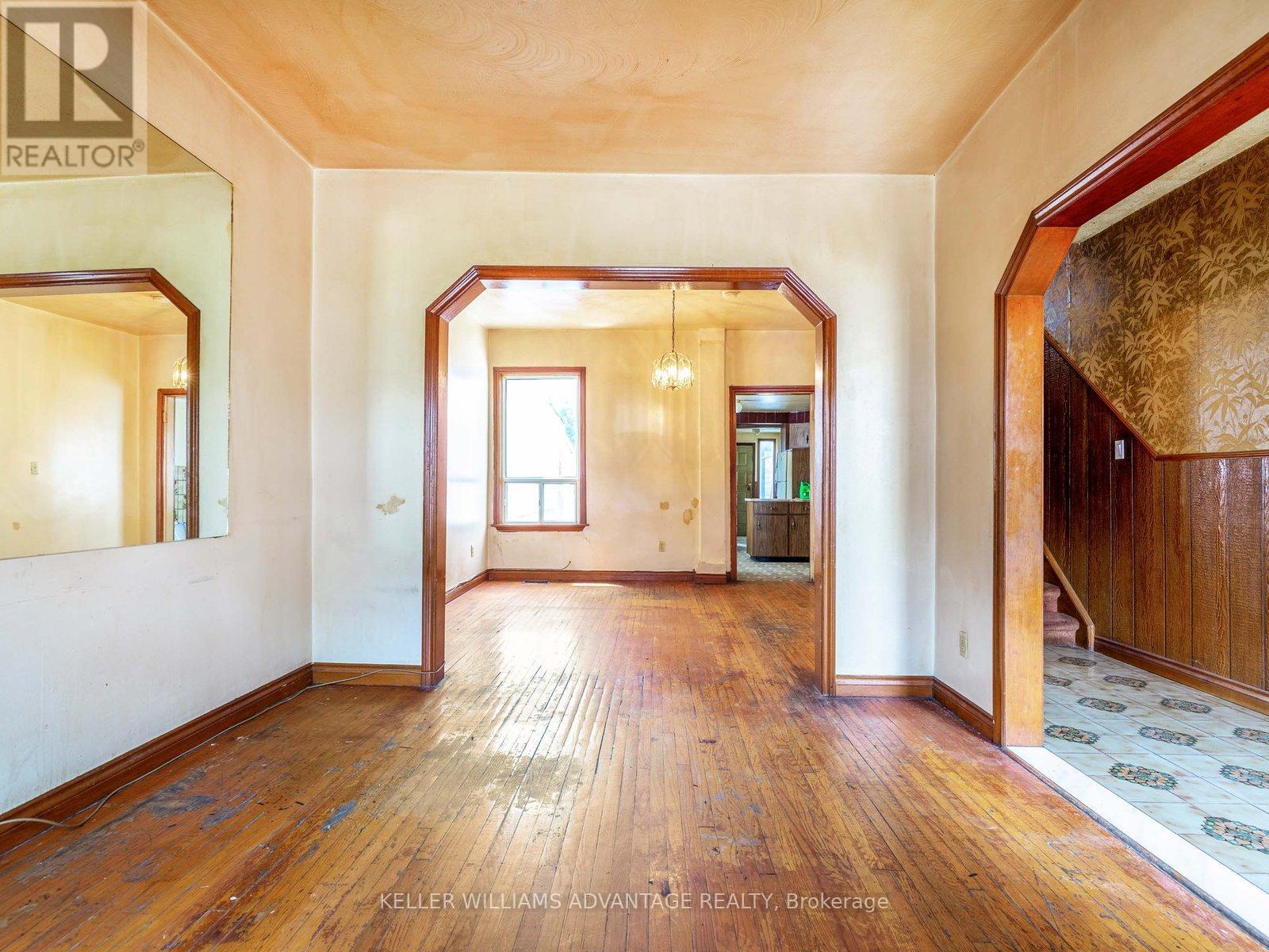 28 Miller Street, Toronto, Ontario  M6N 2Z7 - Photo 6 - W12179063
