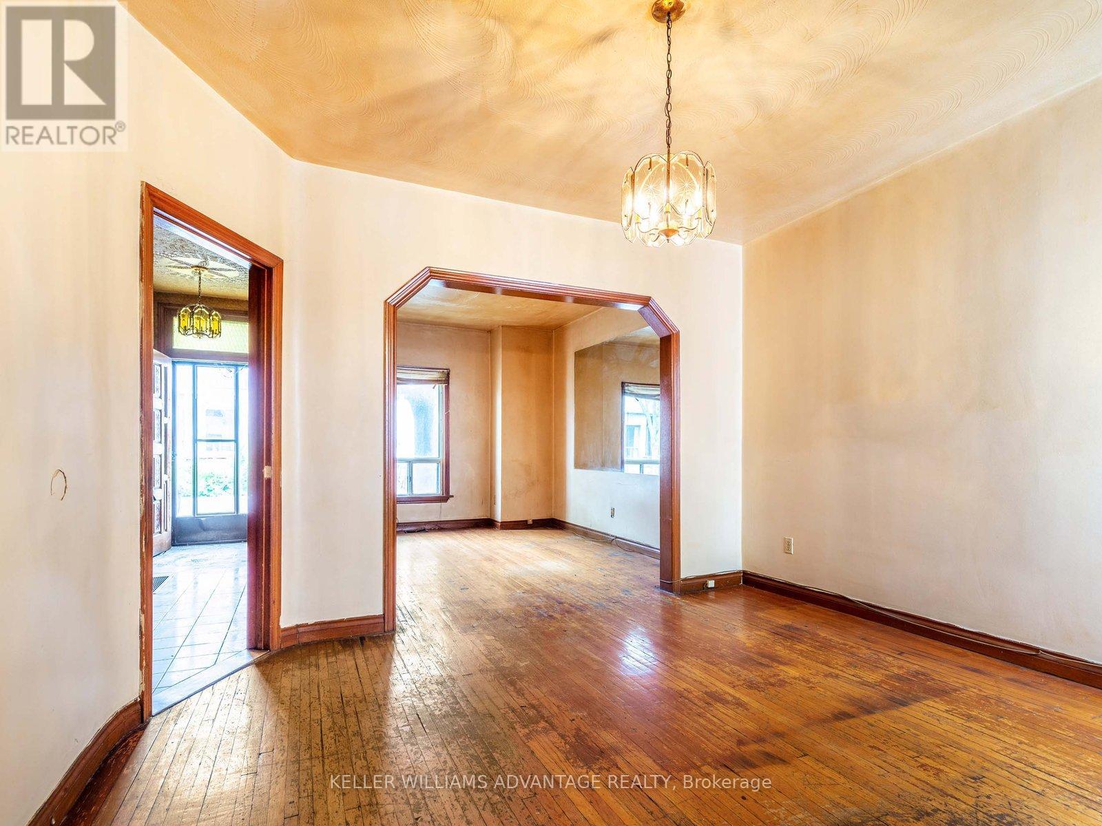 28 Miller Street, Toronto, Ontario  M6N 2Z7 - Photo 9 - W12179063
