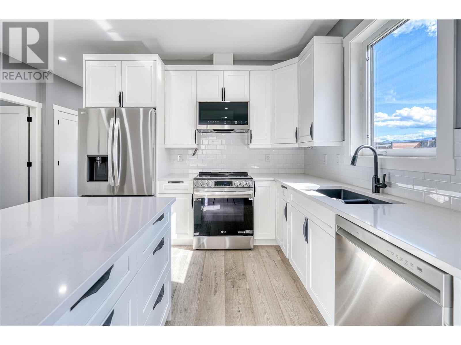 1250 Copper Road, Oliver, BC V0H1T5