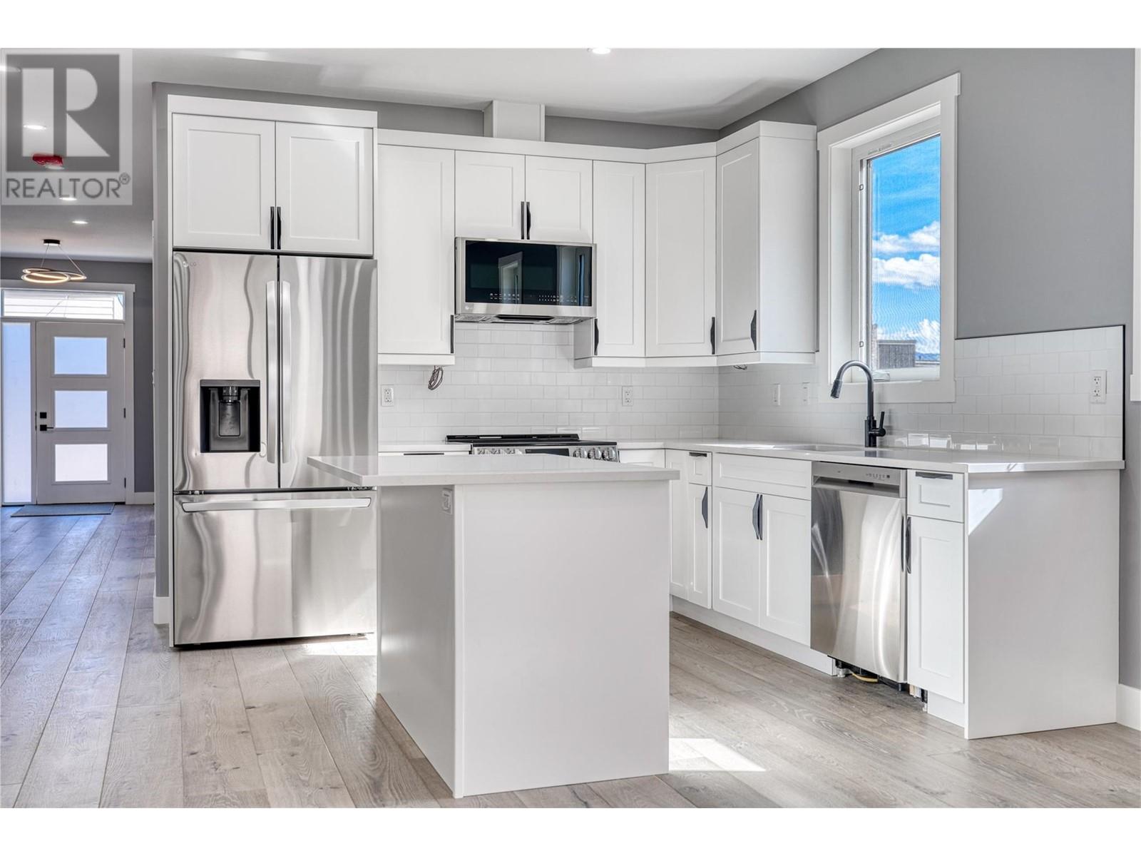 1250 Copper Road, Oliver, BC V0H1T5