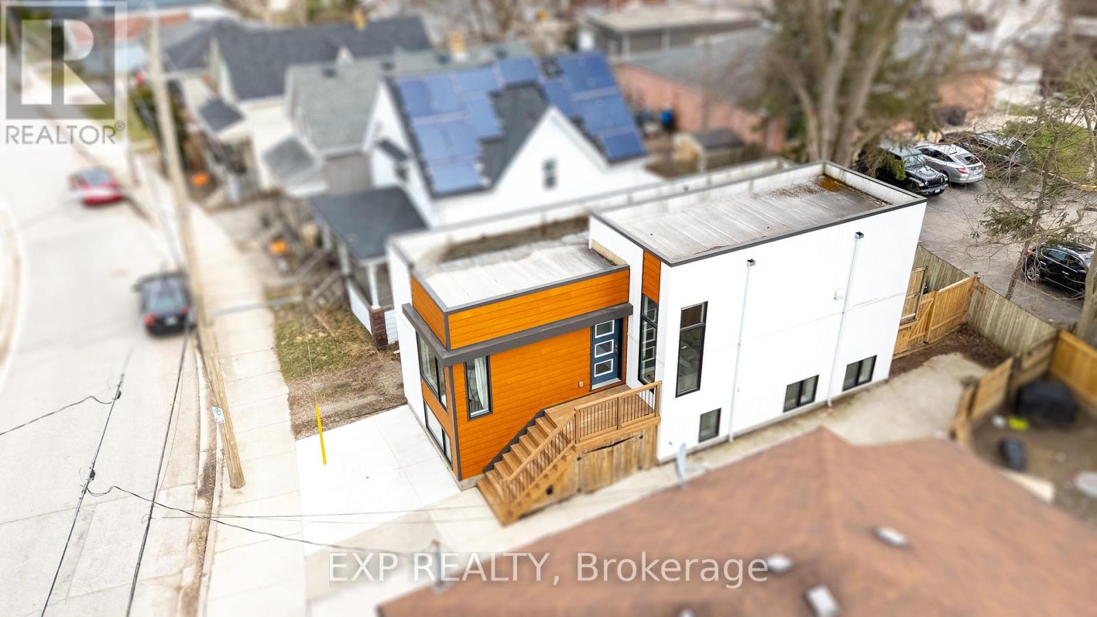 Photo 3 of 45 for 847 Stedwell Street
