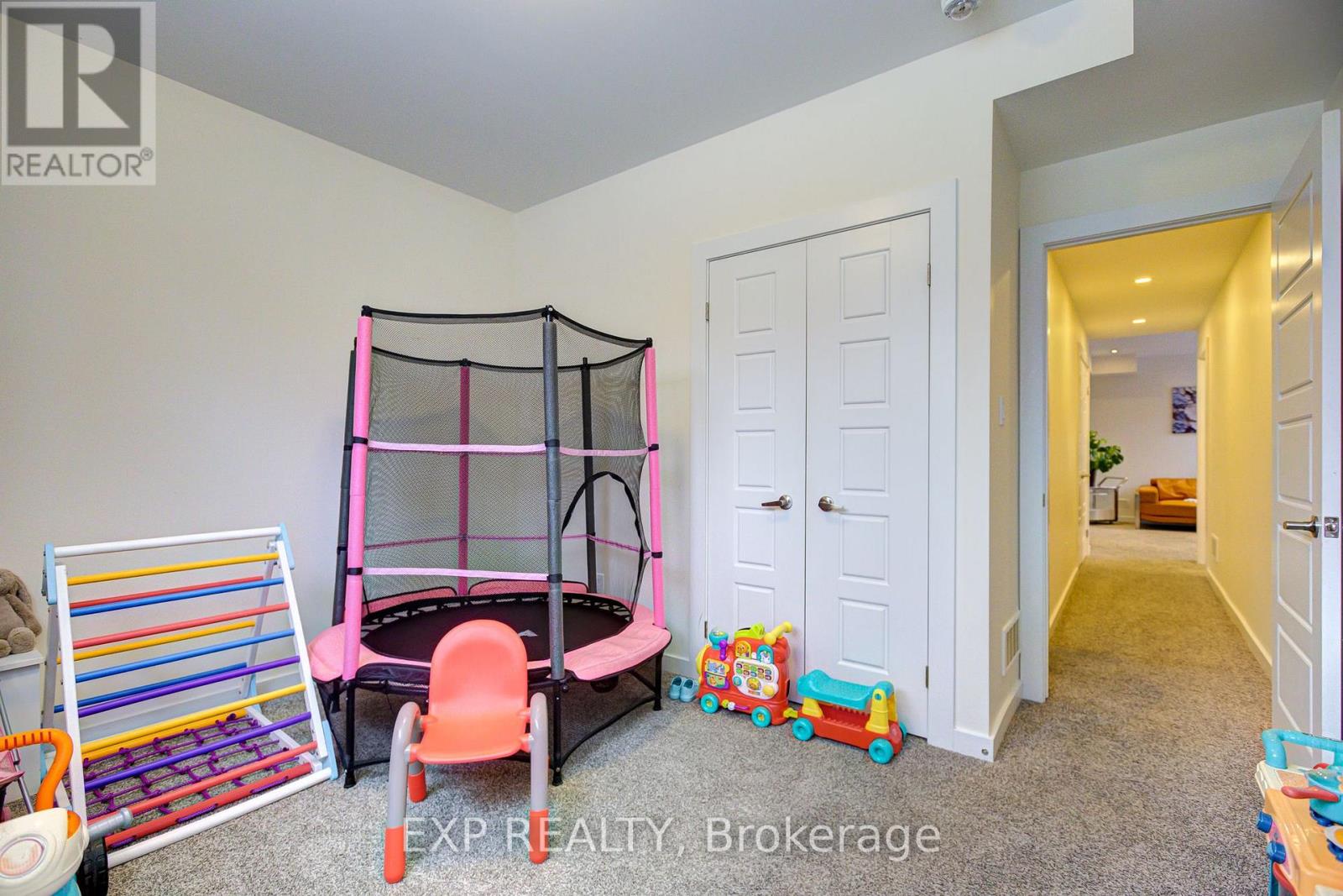 Photo 41 of 45 for 847 Stedwell Street