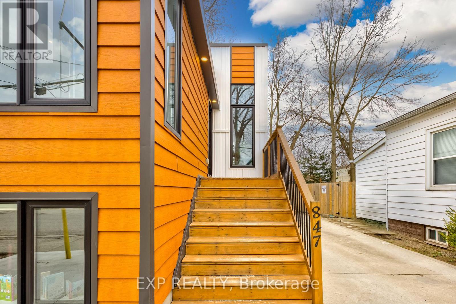847 Stedwell Street, London East (East L), Ontario  N5Z 1L9 - Photo 6 - X12178960