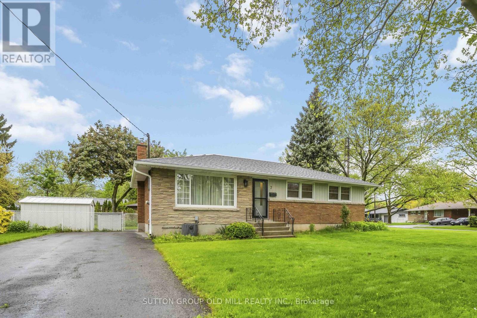 7 HARPER STREET, st. catharines (bunting/linwell), Ontario