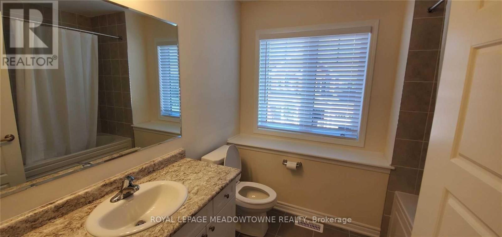 92 - 143 Ridge Road, Cambridge, Ontario  N3E 0E1 - Photo 4 - X12178985