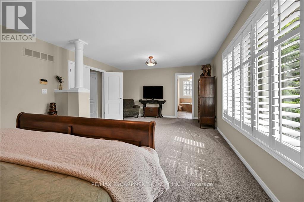 15 Pelham Drive, Hamilton (Meadowlands), Ontario  L9K 1L4 - Photo 28 - X12178987