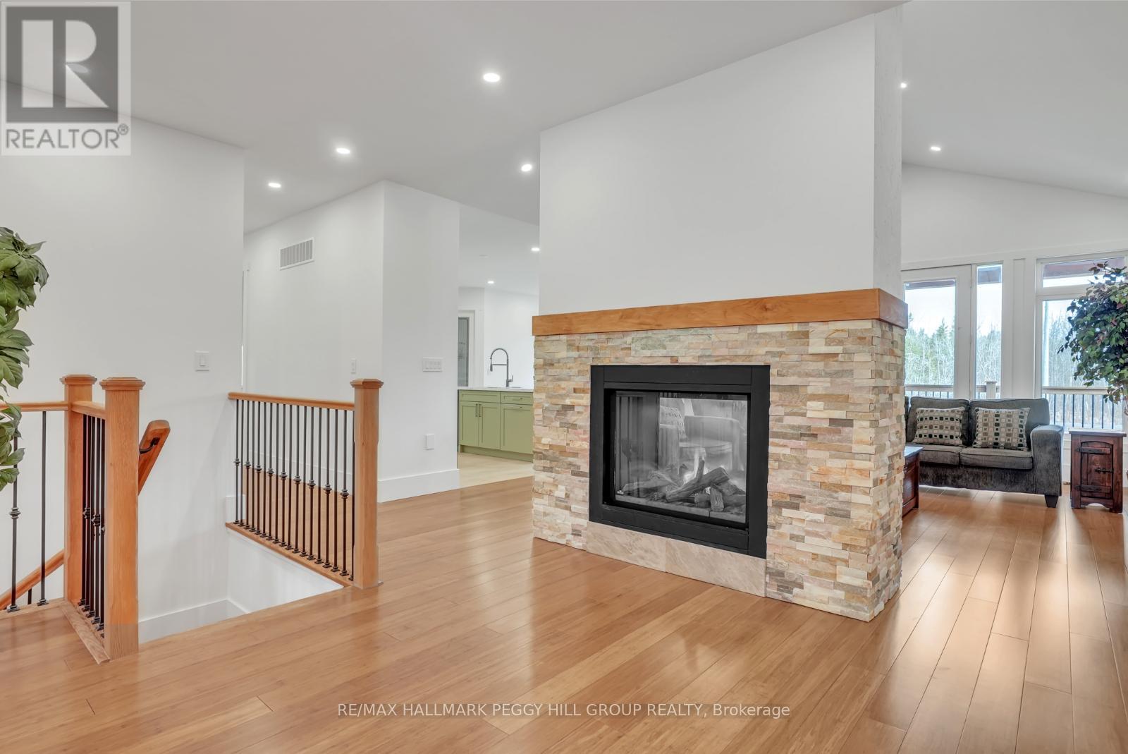 135 Old Highway 26 Crescent E, Meaford, Ontario  N4L 1W7 - Photo 4 - X12179000