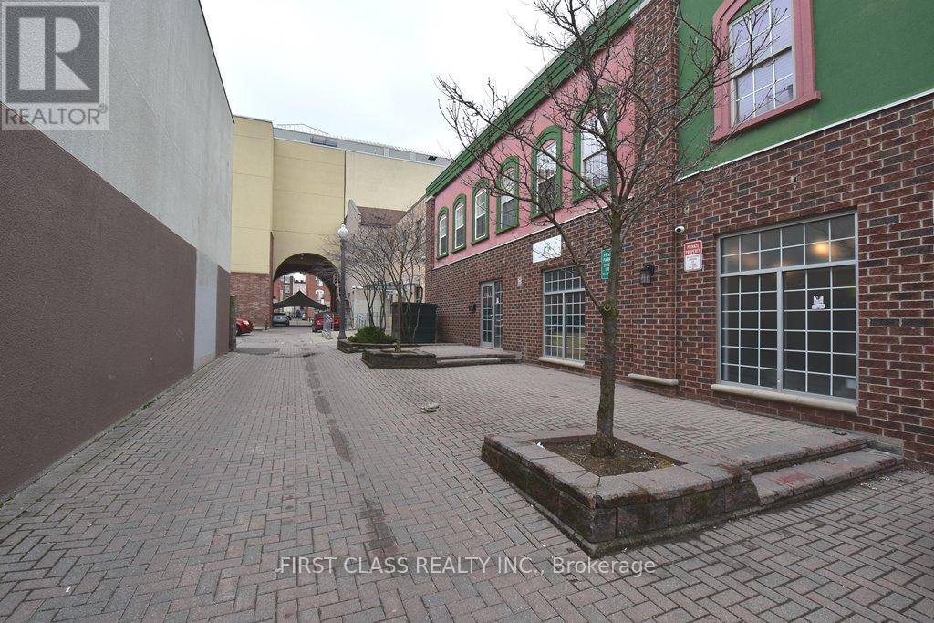 C - 18 Market Street, Brantford, Ontario  N3T 2Z5 - Photo 2 - X12179060