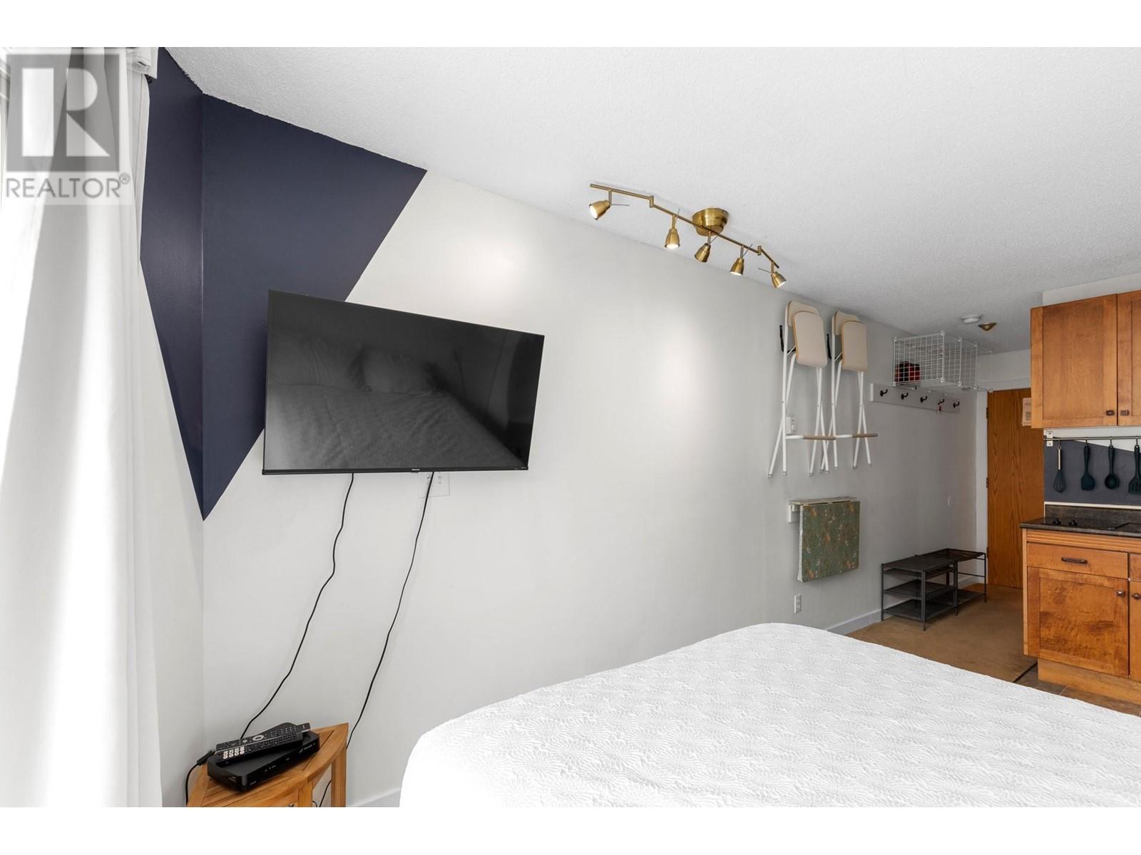 Property at 5375 Big White Road Unit# 204 image 4