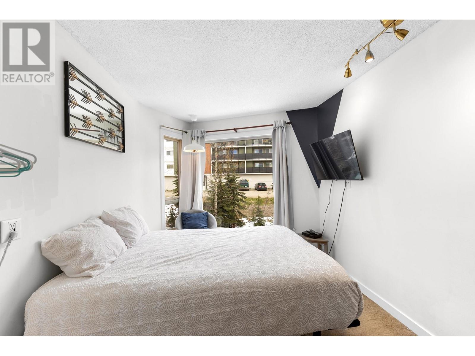 Property at 5375 Big White Road Unit# 204 image 3