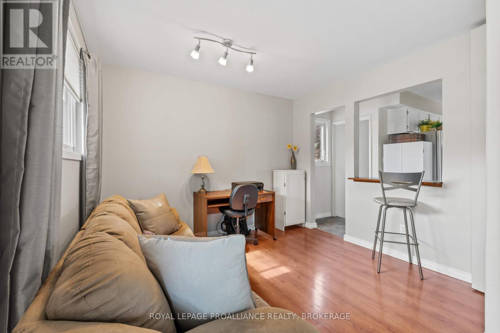 196 Camberley Crescent, Kingston (City Southwest), Ontario  K7M 4C4 - Photo 7 - X12097931