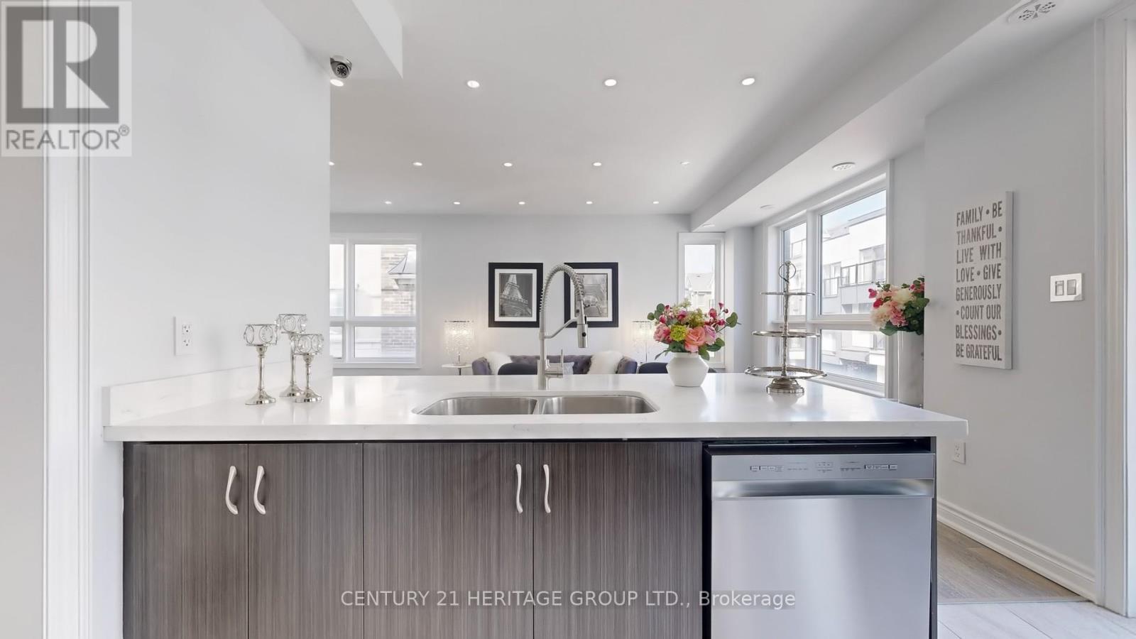 390 Arthur Bonner Avenue, Markham, Ontario  L6B 0R1 - Photo 17 - N12178215