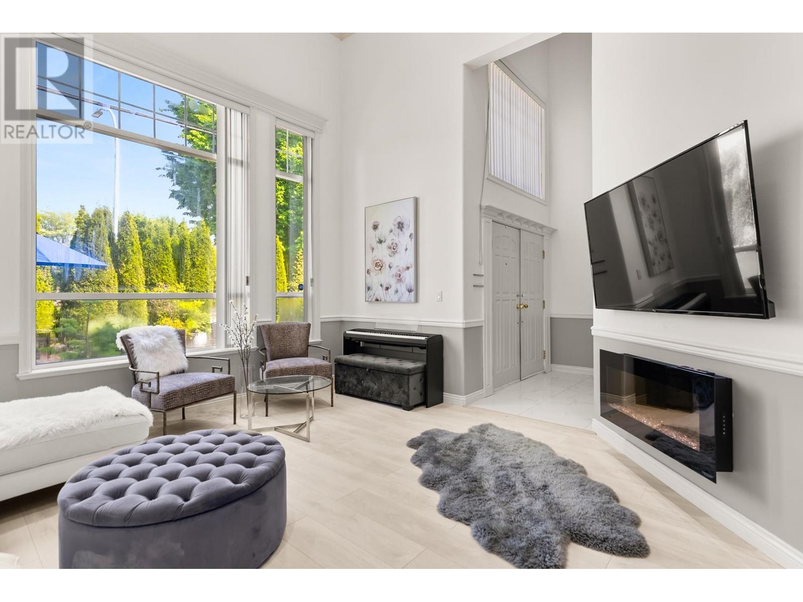 Property at 4573 NO. 5 ROAD image 5