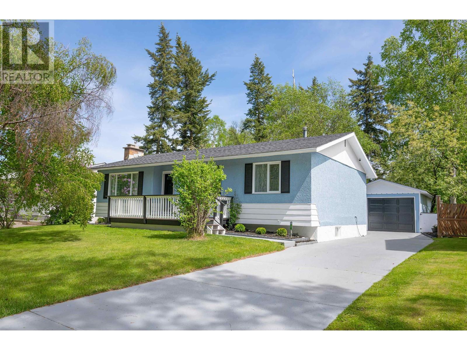 Property at 2486 ABBOTT CRESCENT image 3
