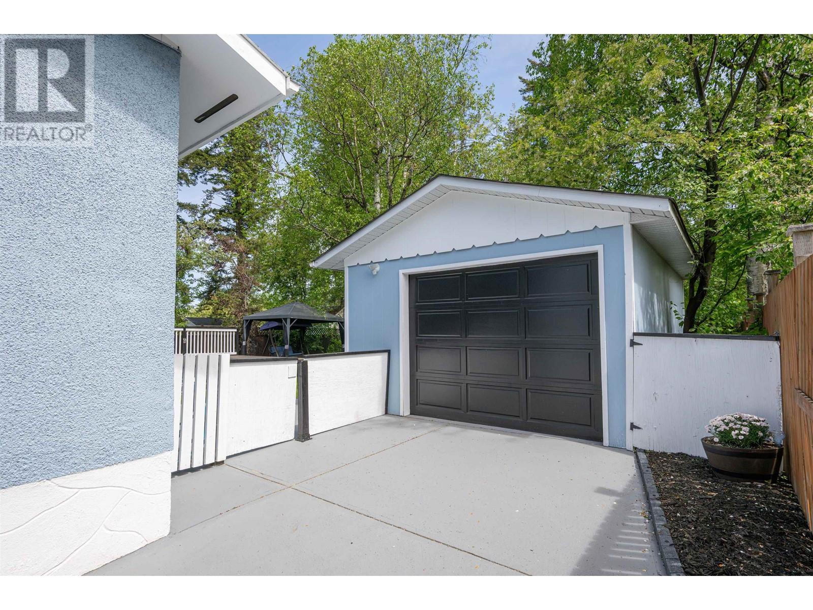 Property at 2486 ABBOTT CRESCENT image 5