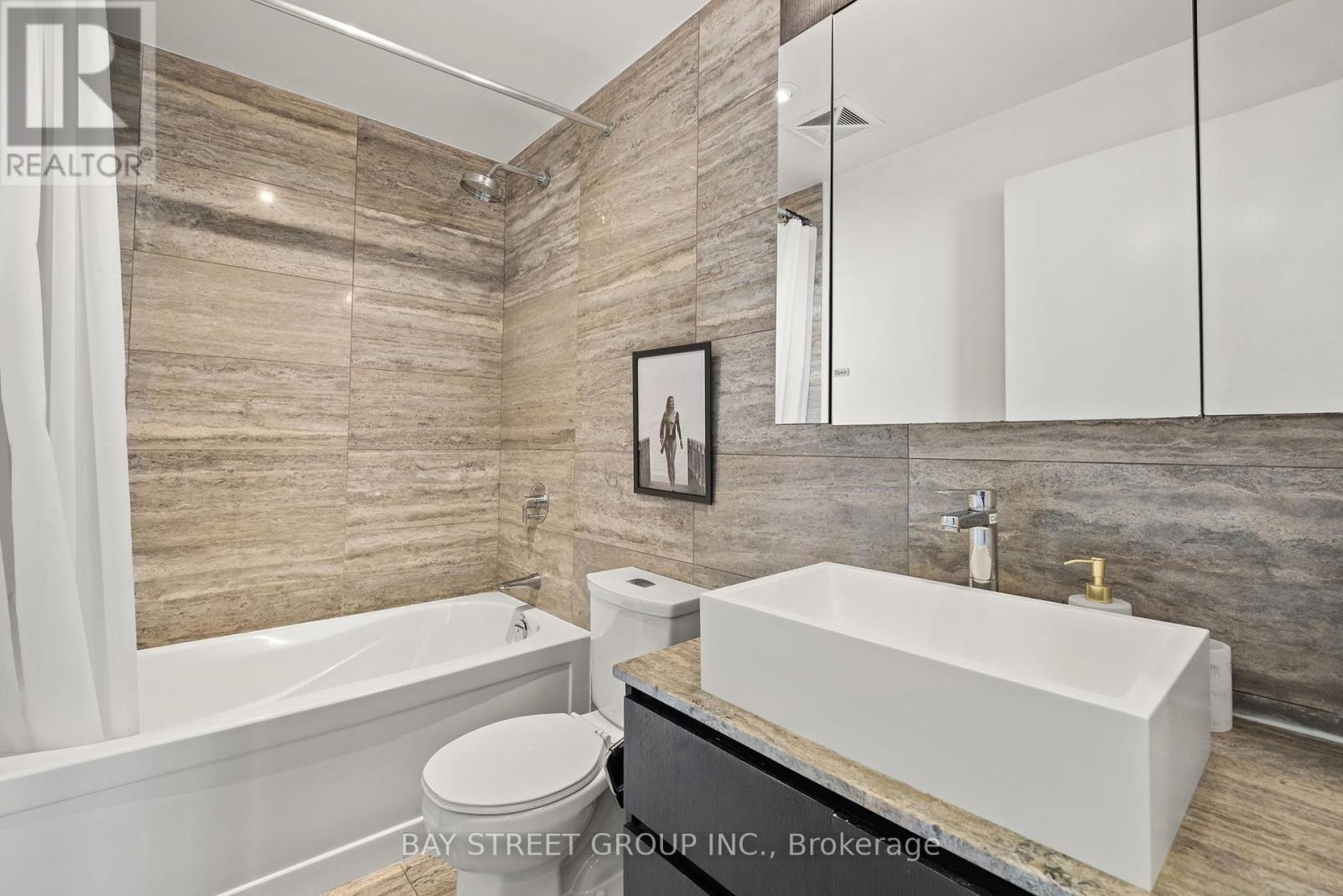 3206 - 15 Iceboat Terrace, Toronto, Ontario  M5V 4A5 - Photo 23 - C12179084
