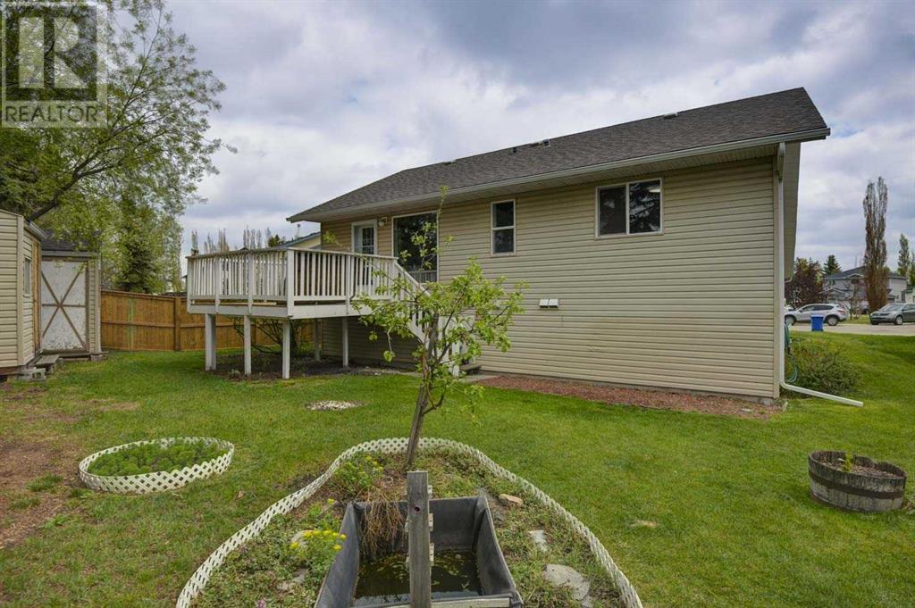 15 Village Green, Carstairs, Alberta  T0M 0N0 - Photo 36 - A2222039