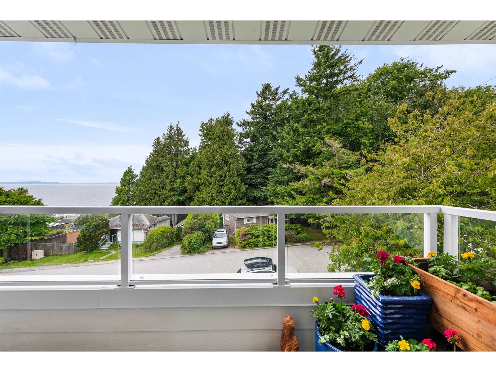 305 15010 ROPER AVENUE, white rock, British Columbia