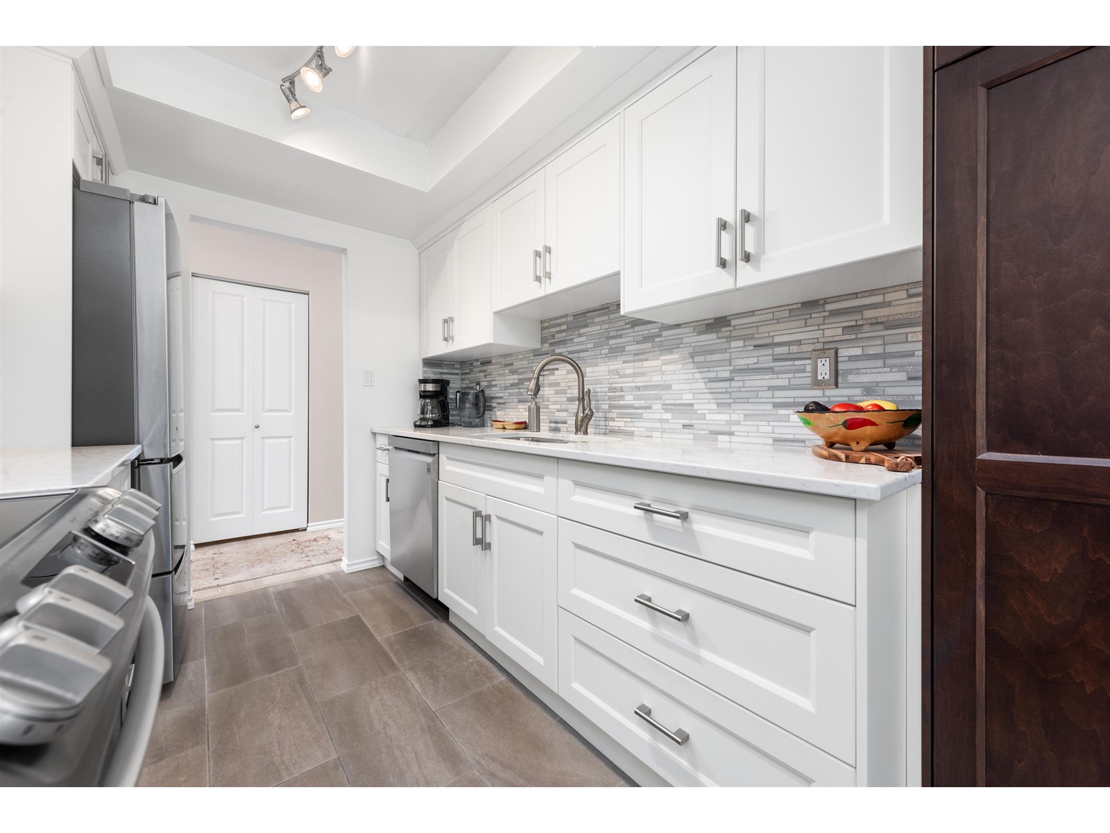305 15010 Roper Avenue, White Rock, British Columbia  V4B 5A9 - Photo 13 - R3008332