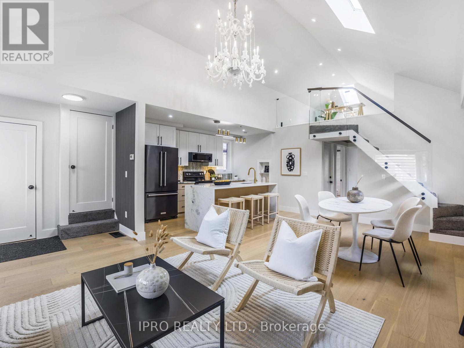 259 Floyd Avenue, Toronto, Ontario  M4J 2J4 - Photo 10 - E12179090