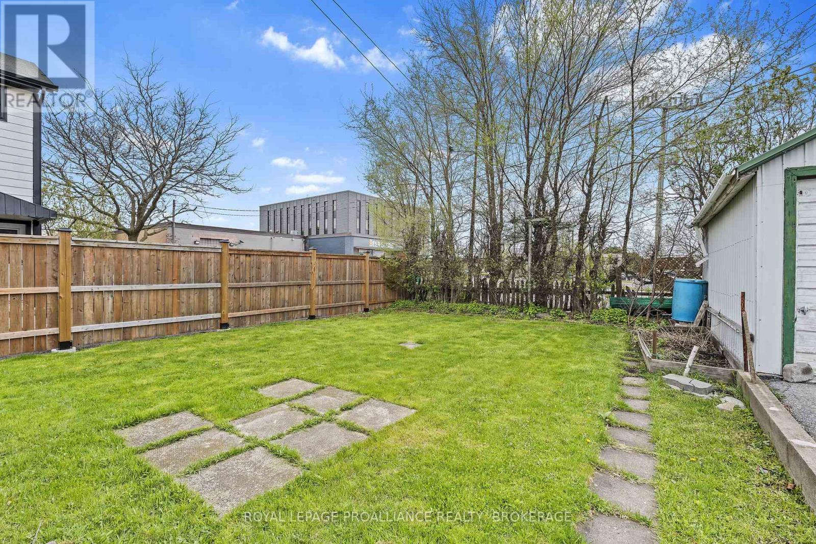 20 Drayton Avenue, Kingston (East Of Sir John A. Blvd), Ontario  K7K 4X6 - Photo 32 - X12179234