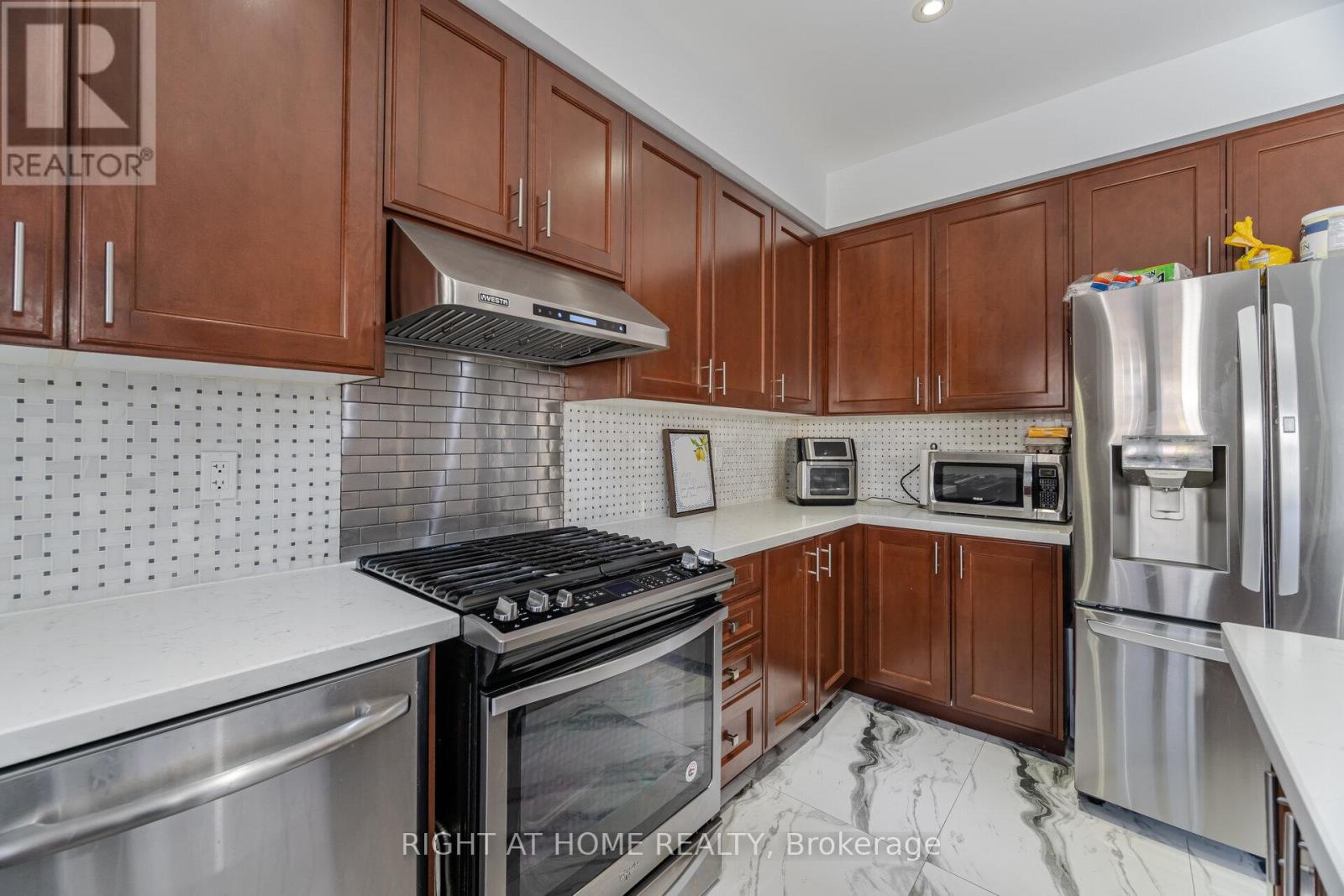 204 Lormel Gate, Vaughan, Ontario  L4H 0C9 - Photo 12 - N12075766