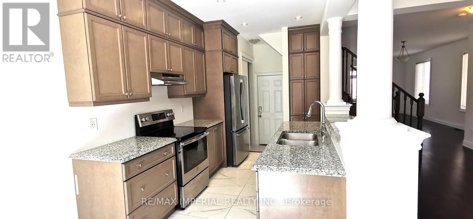 95 Hartney Drive, Richmond Hill, Ontario  L4S 0K5 - Photo 5 - N12179106