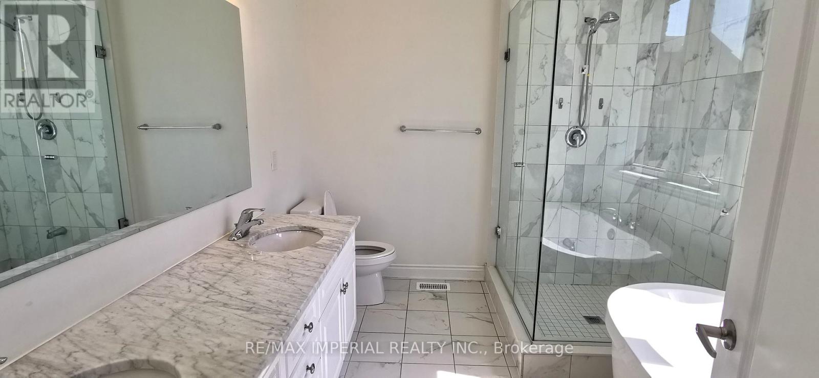 95 Hartney Drive, Richmond Hill, Ontario  L4S 0K5 - Photo 8 - N12179106