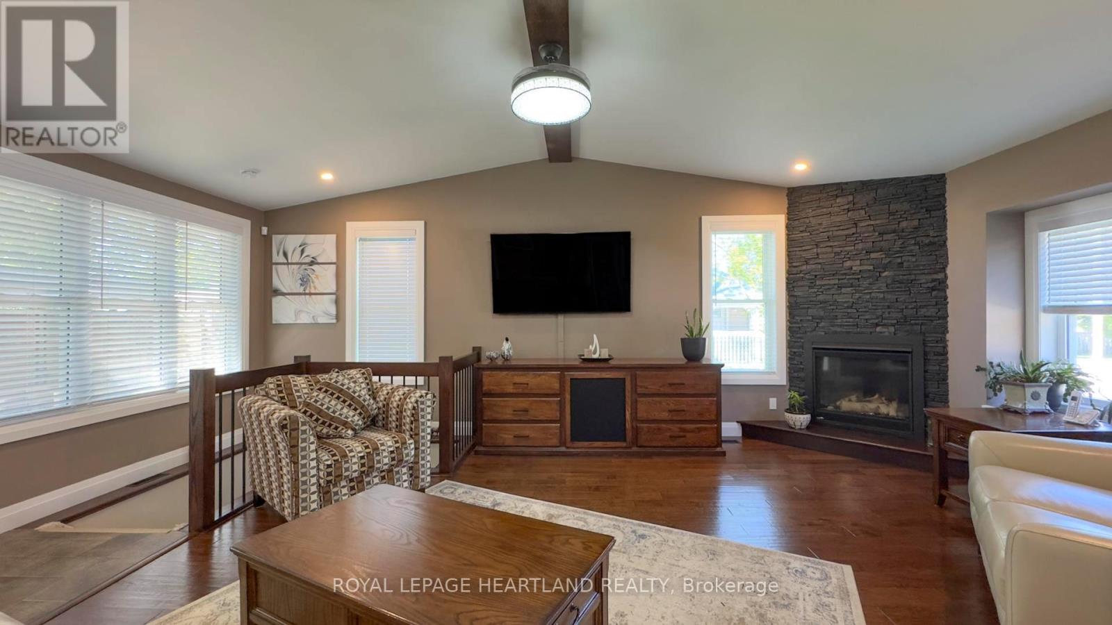 167 Dashwood Road, South Huron, Ontario  N0M 1N0 - Photo 4 - X12179286