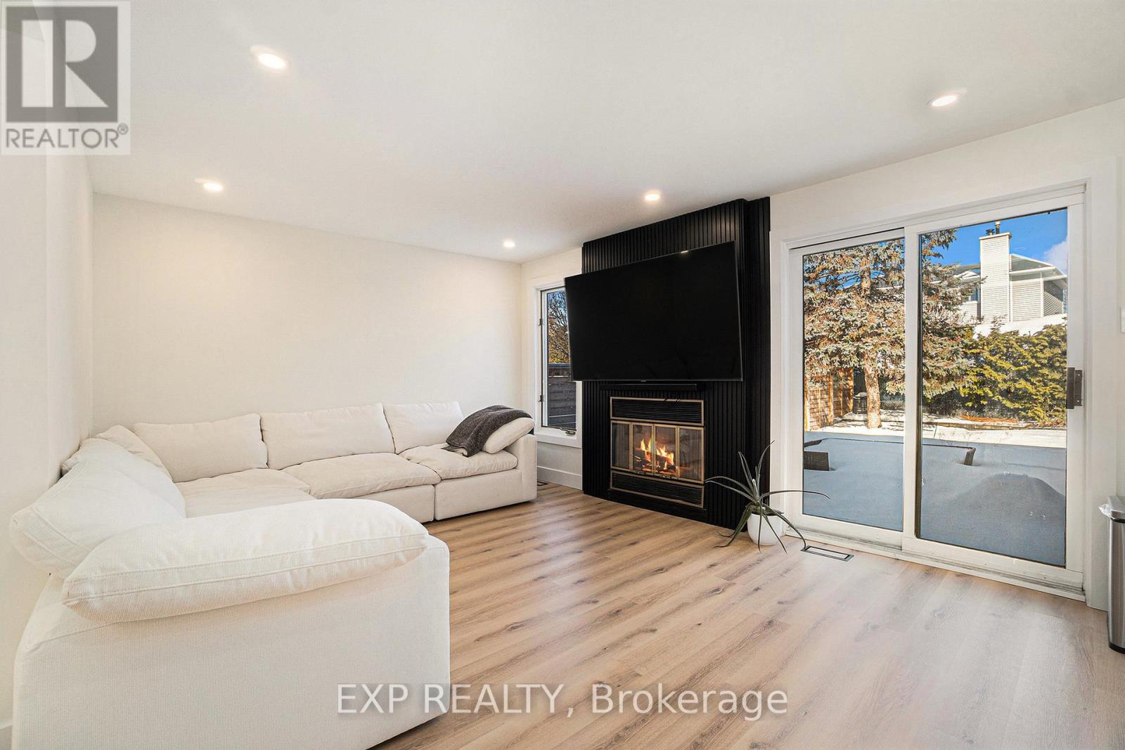 16 Weybridge Drive, Ottawa, Ontario  K2J 2X2 - Photo 12 - X12179188