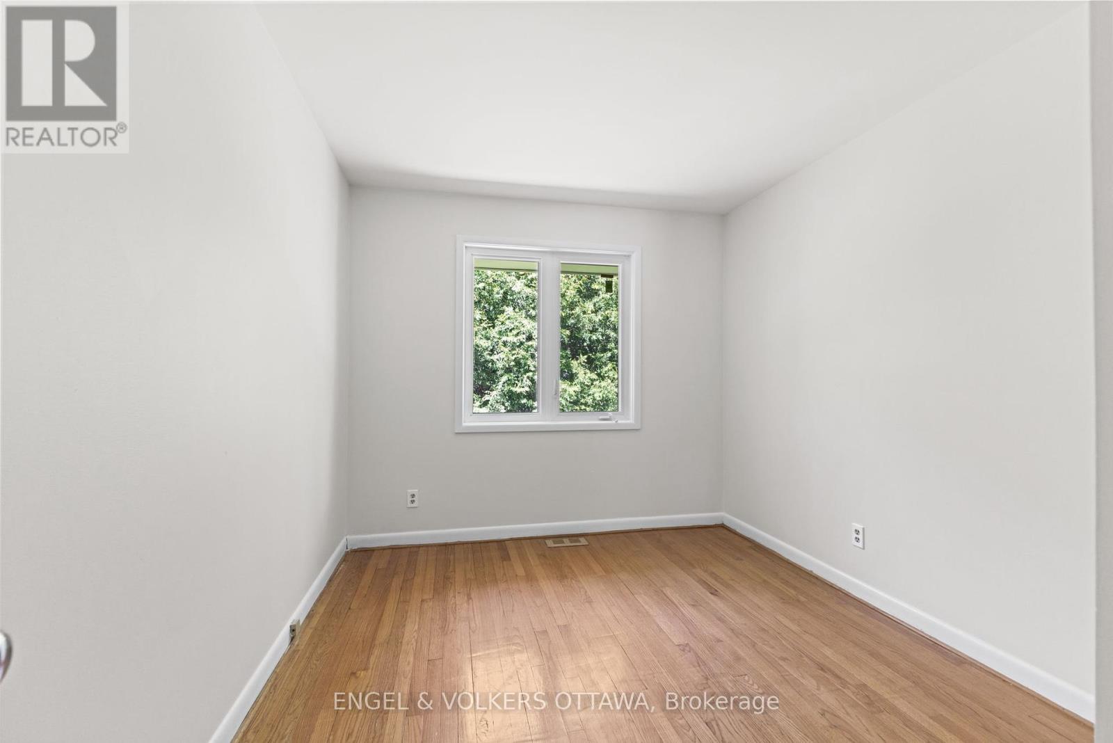 15 Majestic Drive, Ottawa, Ontario  K2G 1C5 - Photo 22 - X12179197