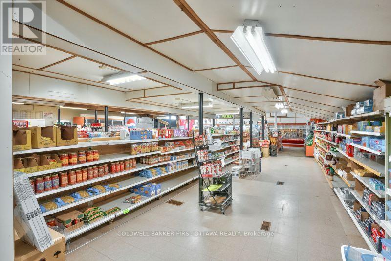 28 Colborne Street, Rideau Lakes, Ontario  K0G 1V0 - Photo 13 - X12179225