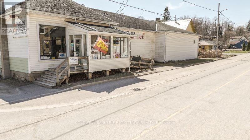 28 Colborne Street, Rideau Lakes, Ontario  K0G 1V0 - Photo 7 - X12179225
