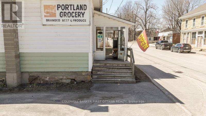 28 Colborne Street, Rideau Lakes, Ontario  K0G 1V0 - Photo 8 - X12179225