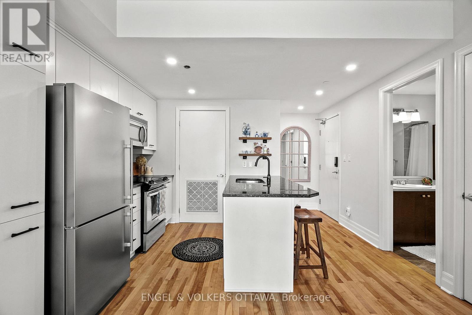 107 - 950 Marguerite Avenue, Ottawa, Ontario  K1K 3T8 - Photo 3 - X12179260