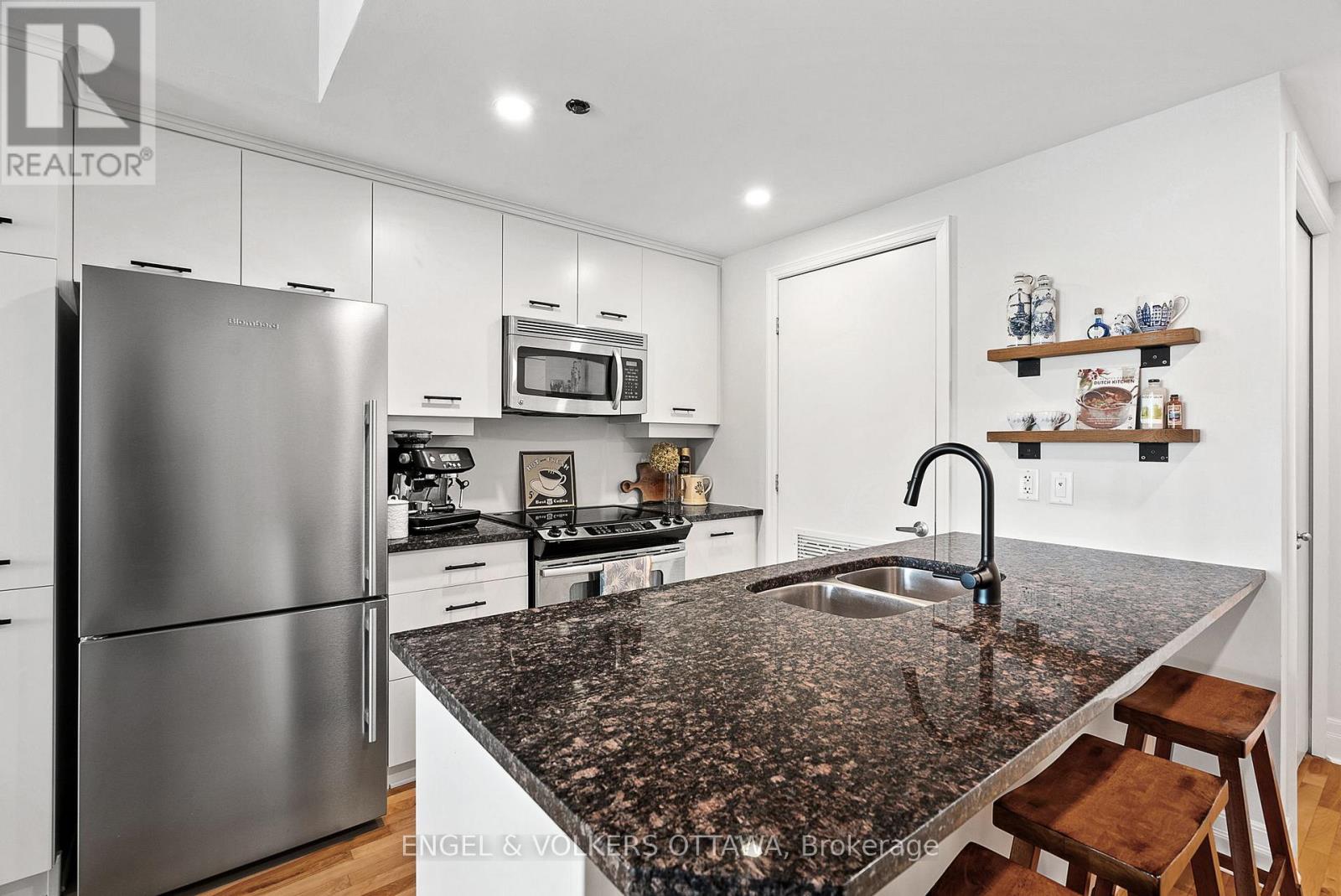 107 - 950 Marguerite Avenue, Ottawa, Ontario  K1K 3T8 - Photo 6 - X12179260