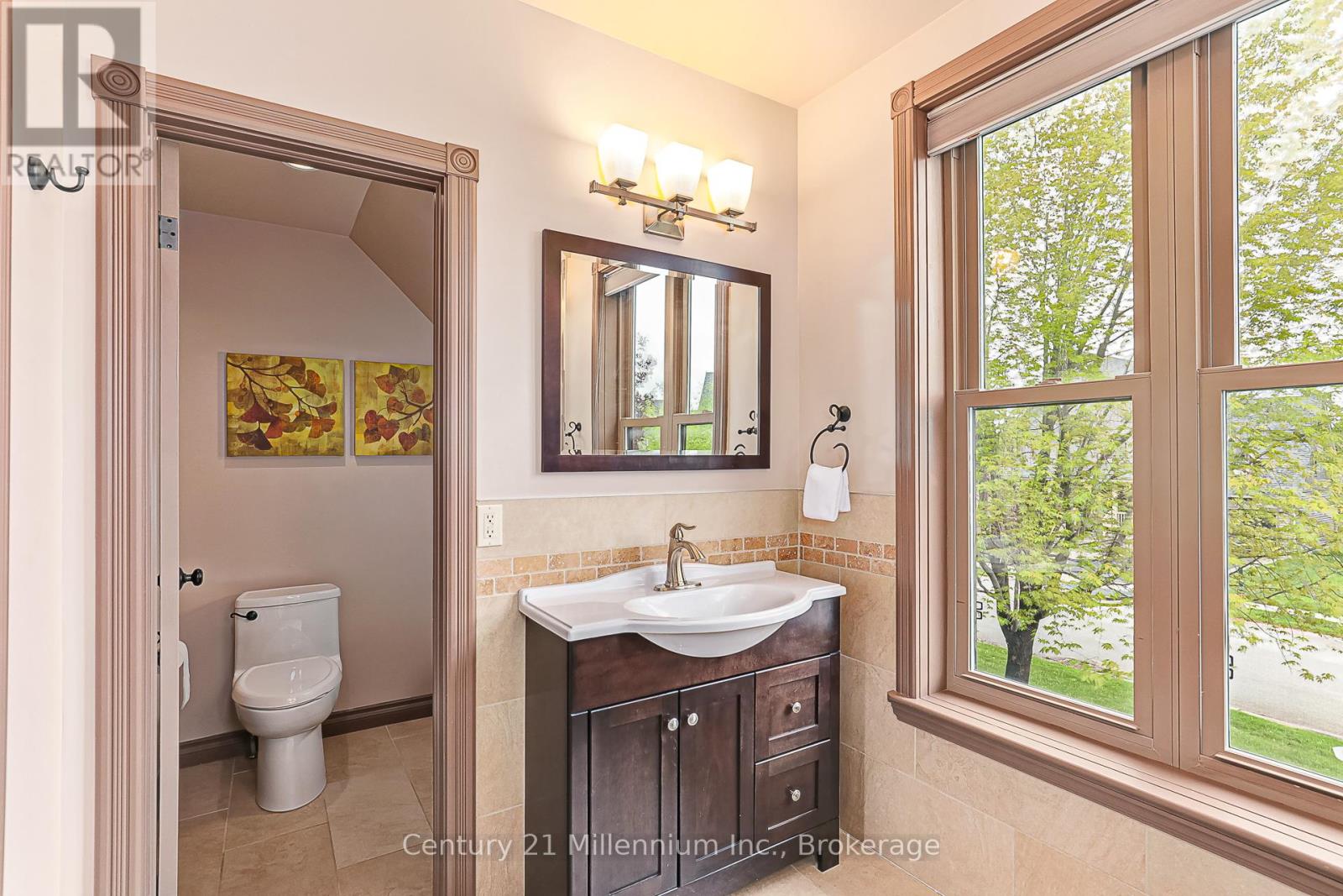 159 Snowbridge Way, Blue Mountains, Ontario L9Y 0V1 - Photo 19 - X12179010