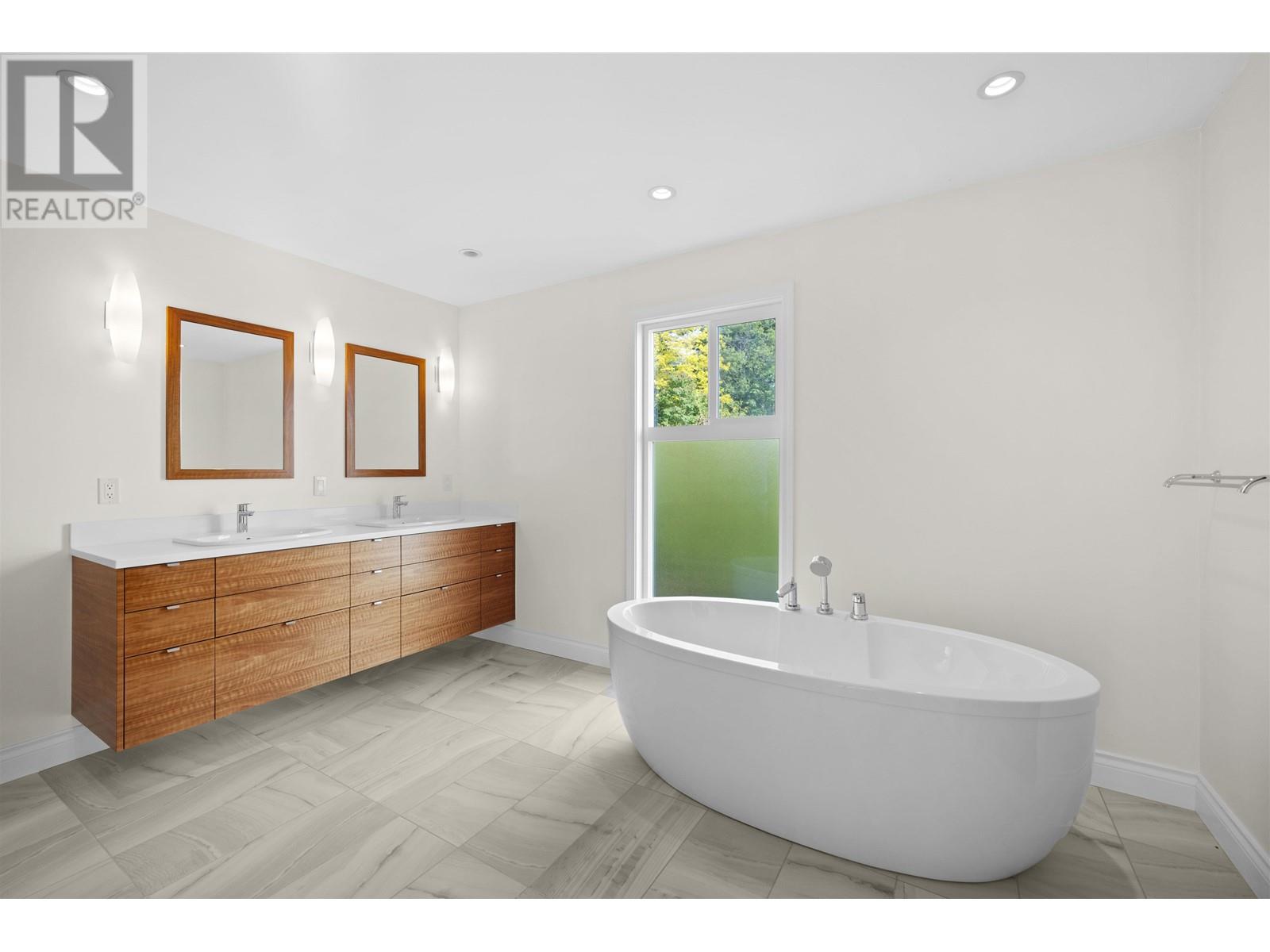 163 Woodland Drive, Tsawwassen, British Columbia  V4L 2H7 - Photo 11 - R3008012