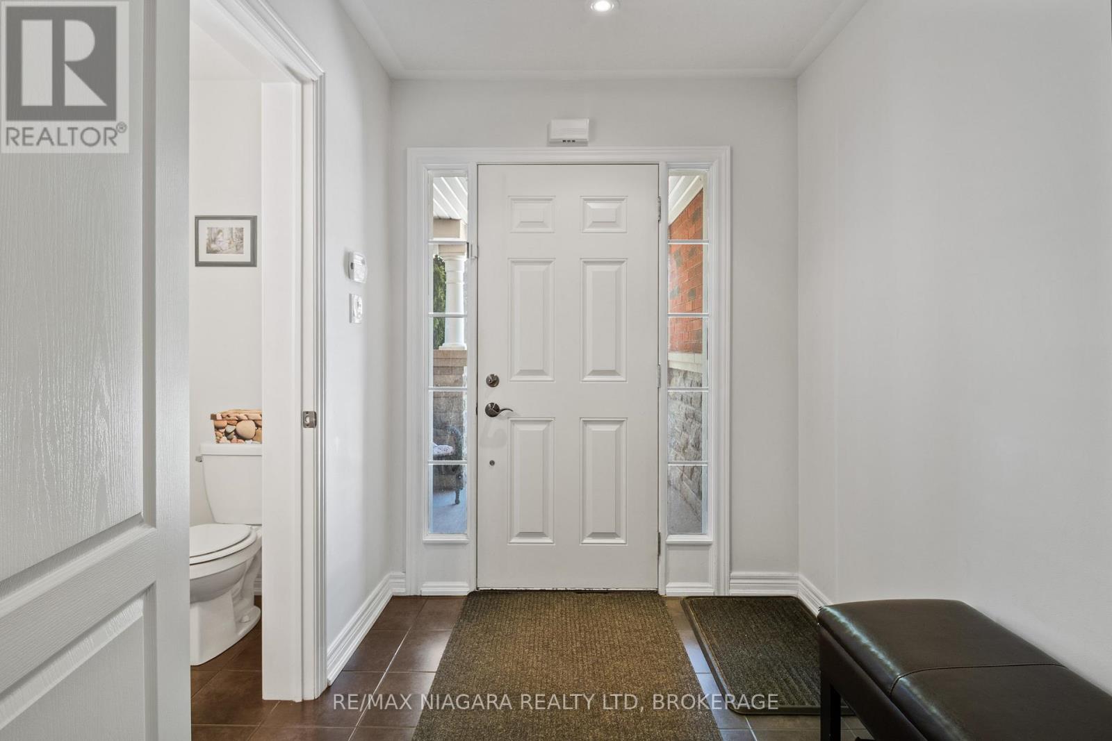 8809 Kudlac Street, Niagara Falls, Ontario  L2H 0C5 - Photo 4 - X12179155