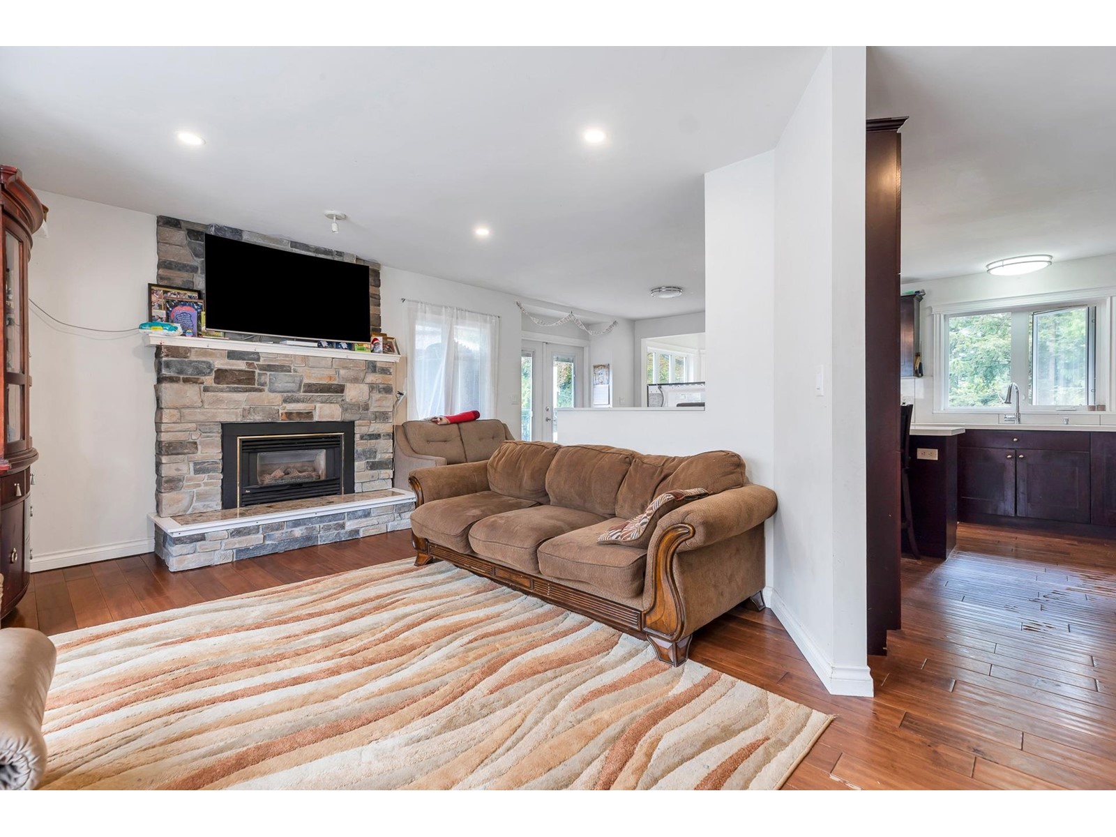 32358 Mcbride Avenue, Mission, British Columbia  V2V 6A2 - Photo 5 - R3007678