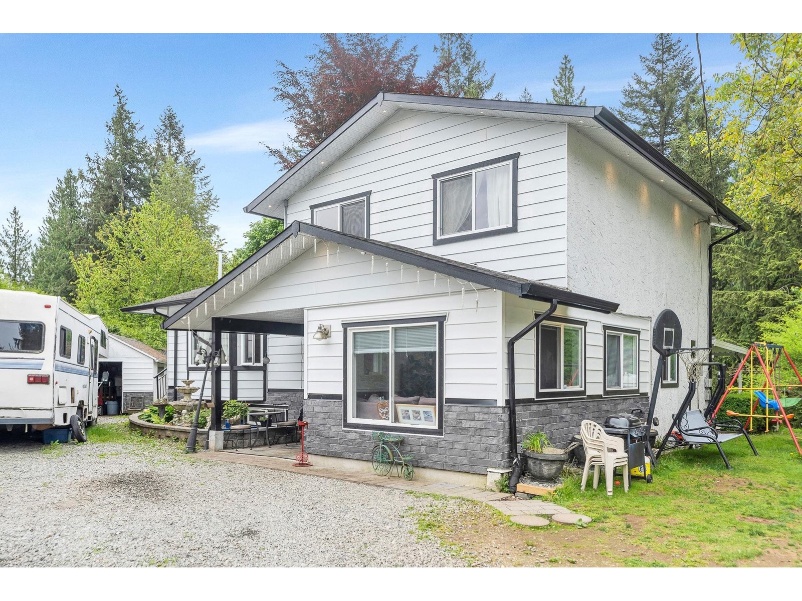 32358 Mcbride Avenue, Mission, British Columbia  V2V 6A2 - Photo 2 - R3007678