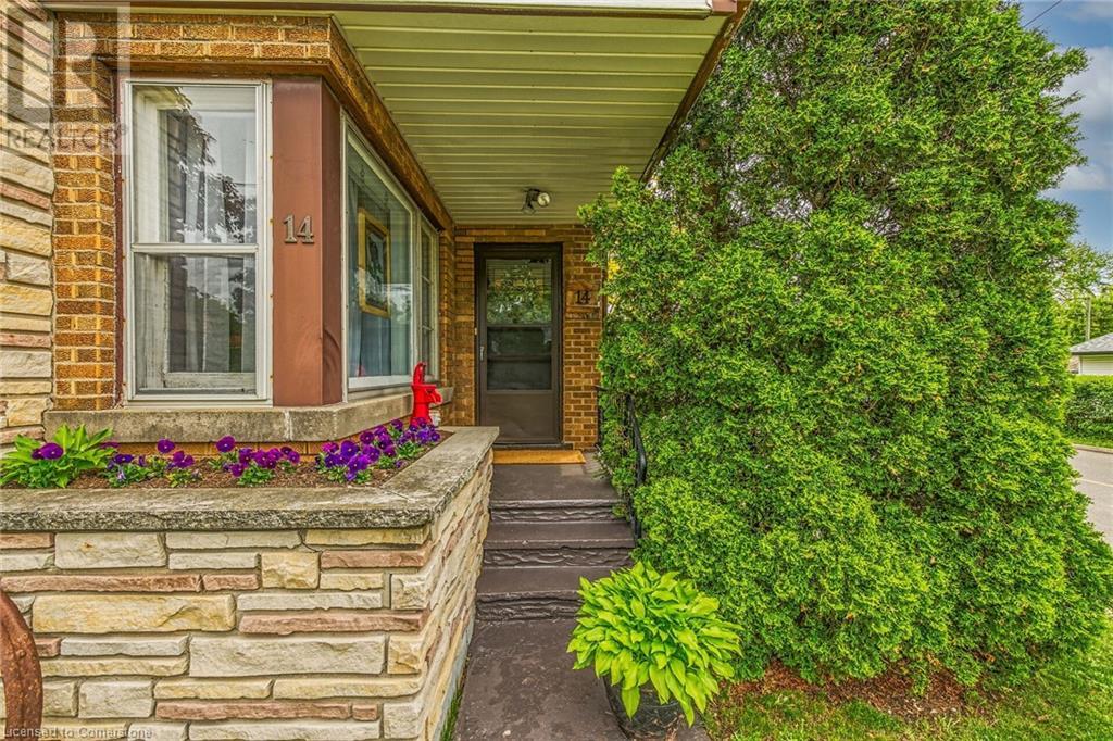 Property at 14 SHERRING Street N image 3