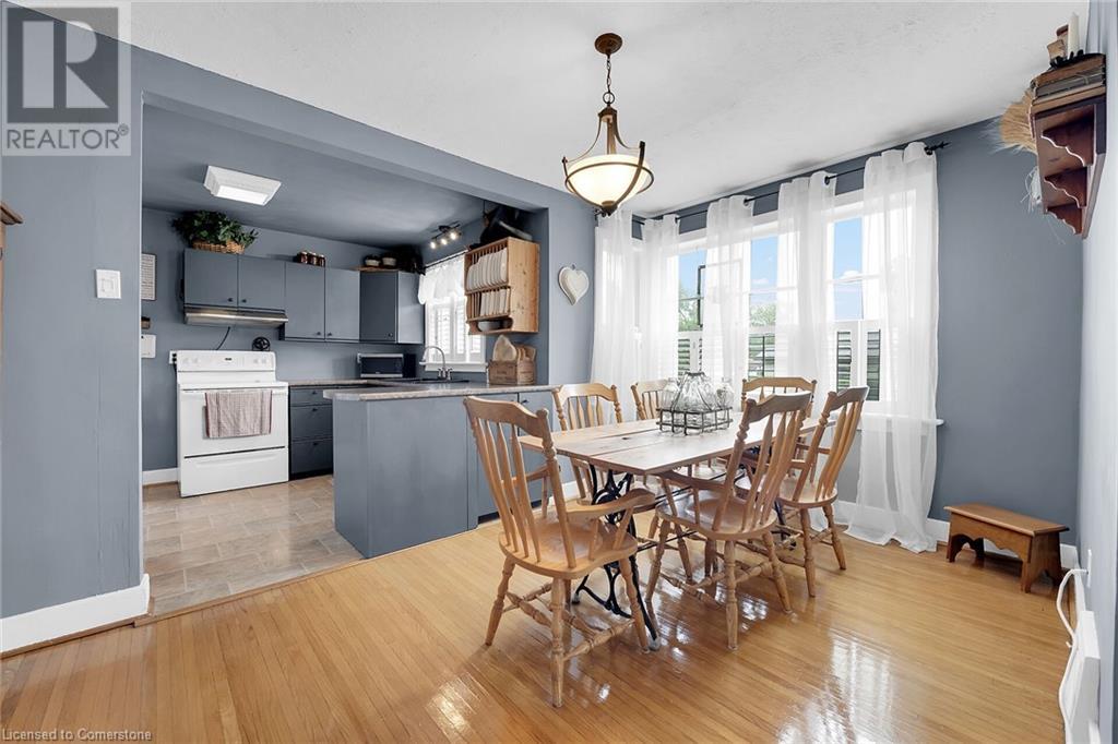 Property at 14 SHERRING Street N image 4