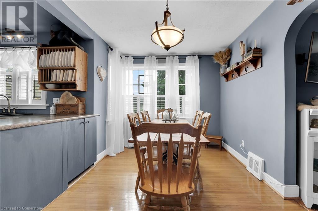 Property at 14 SHERRING Street N image 5