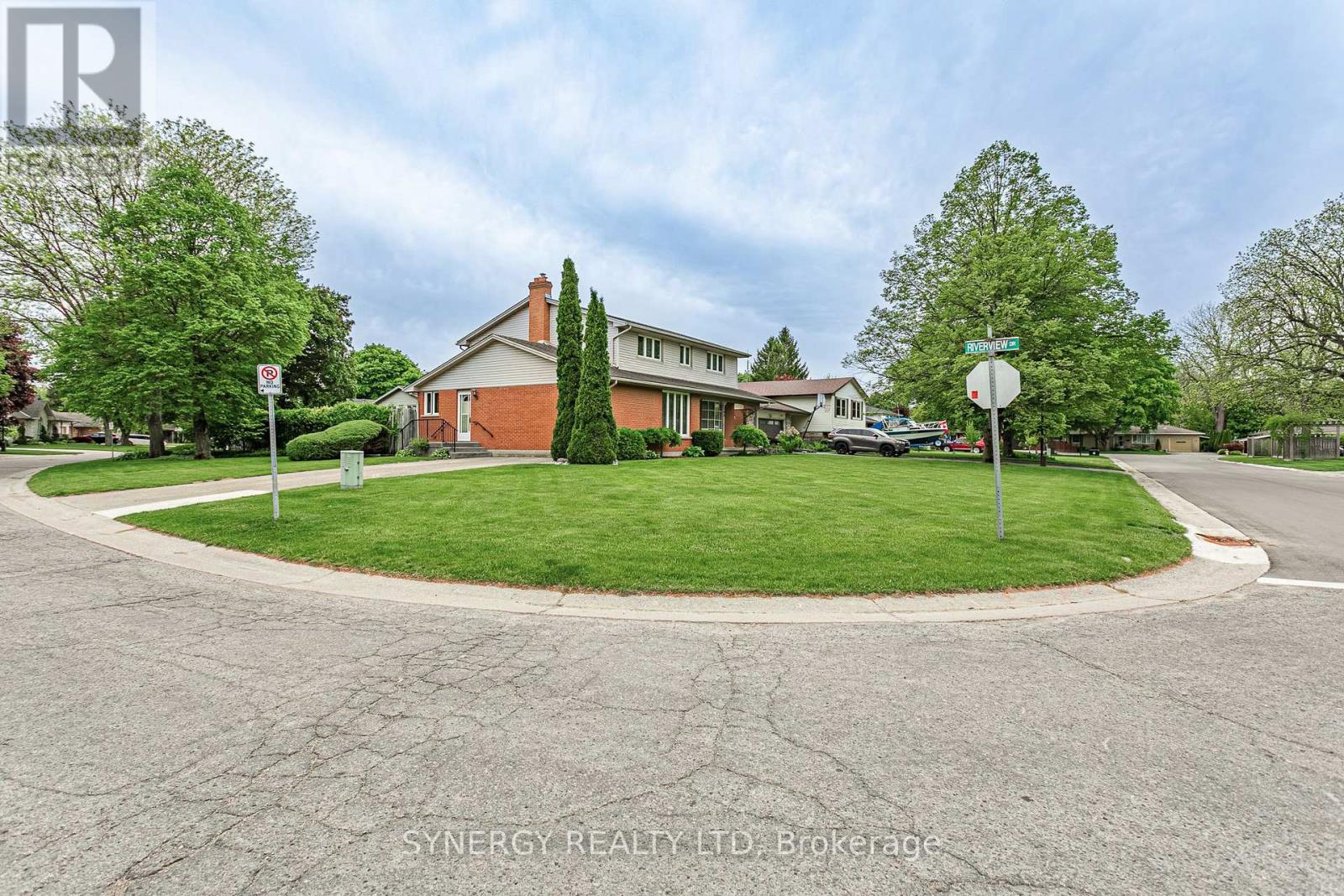 208 Lamore Crescent, Strathroy-Caradoc, Ontario  N7G 2C1 - Photo 5 - X12086518