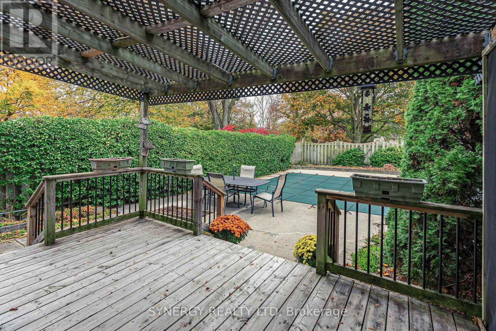 208 Lamore Crescent, Strathroy-Caradoc, Ontario  N7G 2C1 - Photo 8 - X12086518